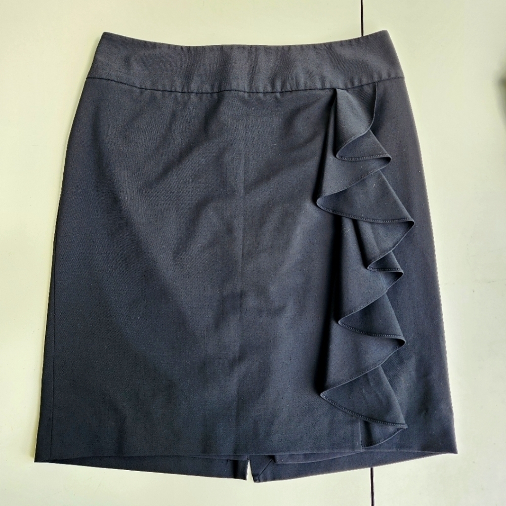White House Black Market WHBM Pencil Skirt Ruffle Detail Lined Carrier Sz 12